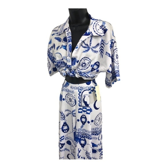 Blue white satin effect multi print‎ buttoned down shirt & pants 2pc set size  M - Picture 12 of 17